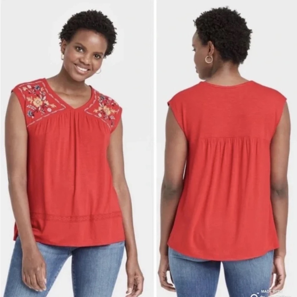 NWOT Knox Rose Floral Embroidered Blouse